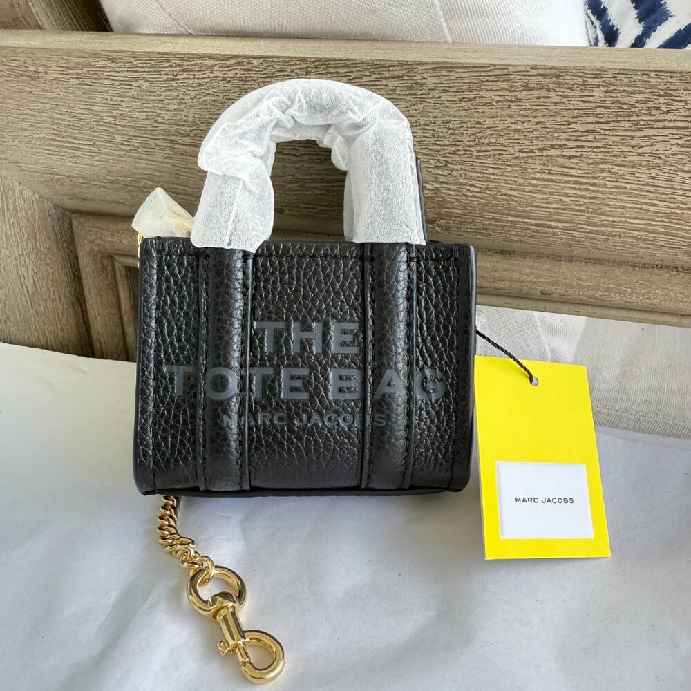 MARC JACOBS The Nano Tote Bag Charm 2F3SCP005S07 BLACK